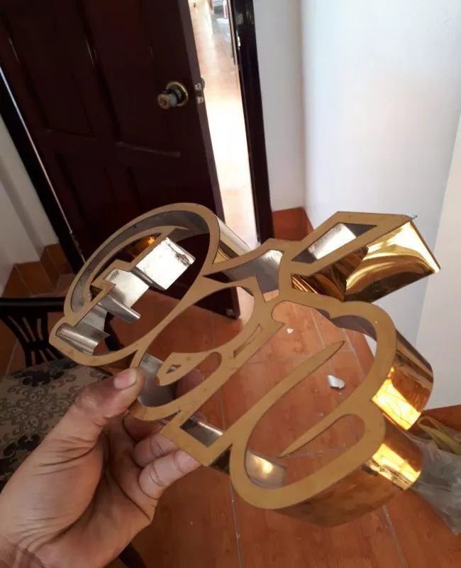 Quảng cáo Tài Long An Chữ inox mặt mica hút nổi