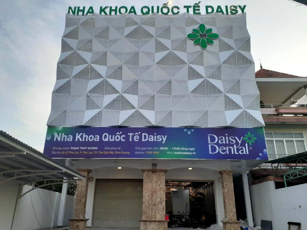 Quảng cáo Tài Long An thi công mặt dựng 3D sáng tạo cho Nha khoa quốc tế Daisy